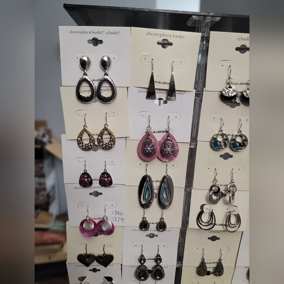 Closet Clear out Sale All 36 Pairs of Earrings Brand new - Picture 17 of 17